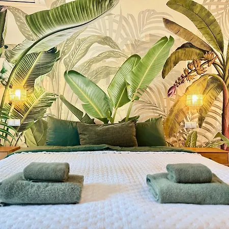 Boho Riviera, Near Nikki Apartamento