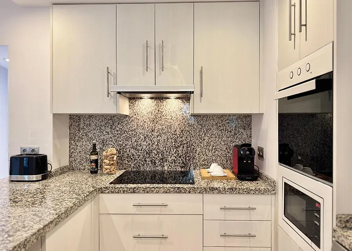 Boho Riviera, Near Nikki