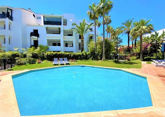 Boho Riviera, Near Nikki